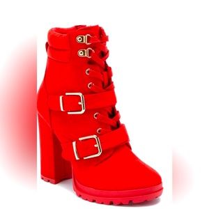 NWT! BRAND NEW!! Analisa Block Heeled Bootie, size 6